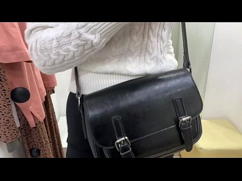 ❤️ אוננות פומבית של הכלבה הצעירה פרלברי עם דילדו בחדר המתאים פורנו איכותי ב-iw.pornsos-com.ru
